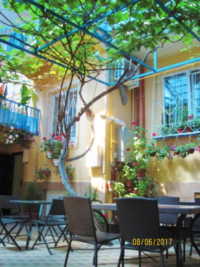 Liana Guest House